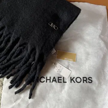MICHAEL KORS 블랙 머플러 프린지 택 포함