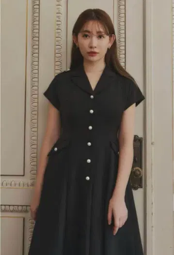 maison herlipto Vol.1 Pearl Button Dress