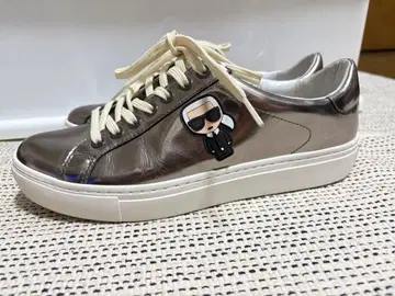 KARL LAGERFELD 메탈릭 실버 스니커즈