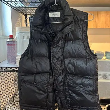 United Arrows 블랙 다운 베스트
