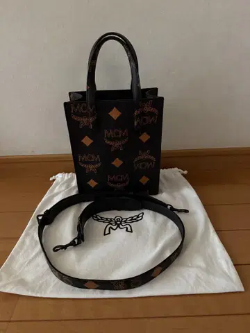 MCM 블랙 토트백