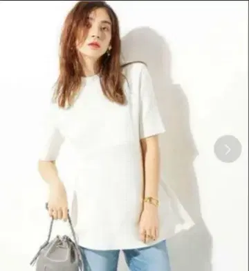 akira naka 아키라나카 리브 화이트 반팔 니트 M 사이즈