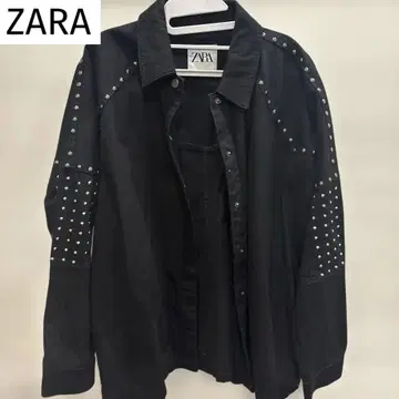 ZARA 블랙 스터드 부착 데님 자켓 S