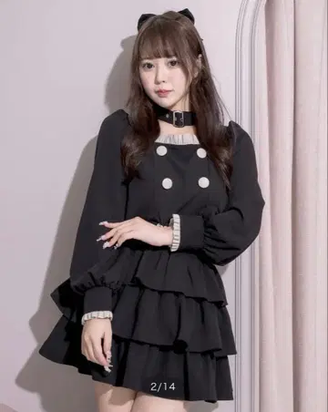 pium 초커 벨트 프릴 상의 티어드 미니 스커트 블랙