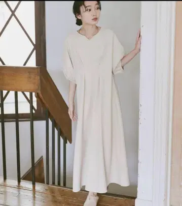 모이튀뜨 반팔 원피스