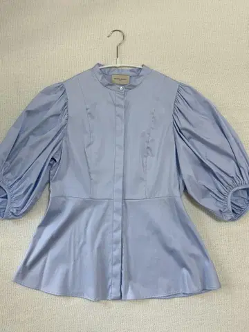 새상품급 유나이티드 애로우즈 벌룬 슬리브 페플럼 셔츠