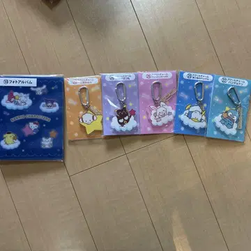 산리오 6종 세트 뽑기 1번 복권 아크릴 키링과 사진 앨범