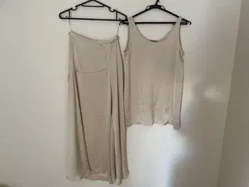 Theory Crushed Satin 셋업