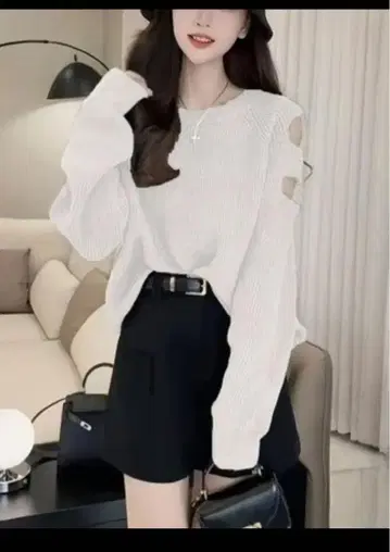 새상품 3색 선택 가능 리브 니트 컷 아웃 긴팔 스웨터