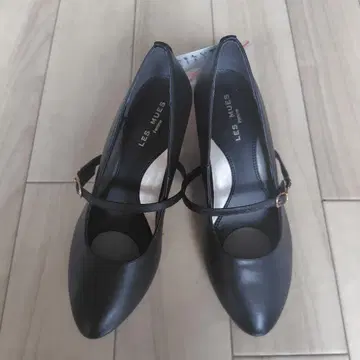 LES MUES 블랙 하이힐 23cm