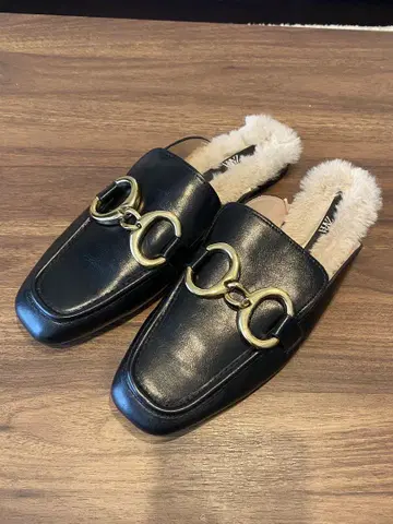 ZARA 퍼 로퍼