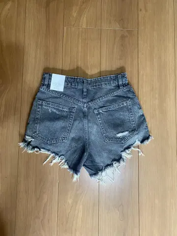 ZARA 데미지 가공 숏팬츠 그레이