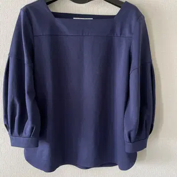 UNTITLED / 언타이틀 티셔츠