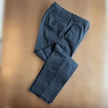 PT01 블랙 치노 팬츠