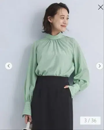 그린 라벨 릴랙싱 시어 하이넥 블라우스