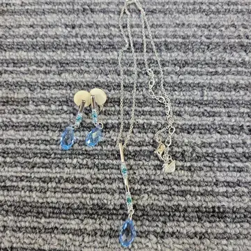 스와로브스키 목걸이와 귀찌 세트