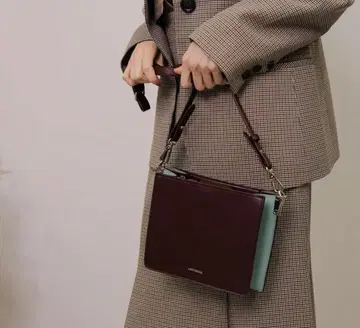 미사용 천연 가죽 LADYMADE 레디메이드 스퀘어 숄더백 브라운