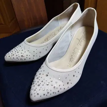 브리지트 버킨 반짝이는 비쥬 장식 아이보리 신발 24cm