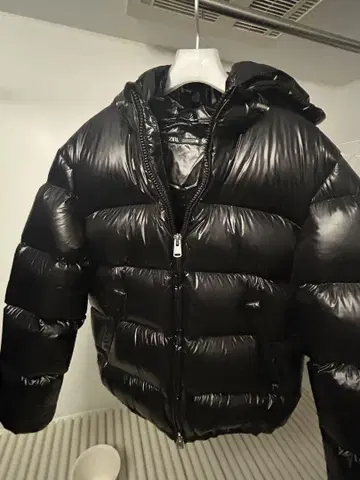 ZARA 광택 다운 자켓