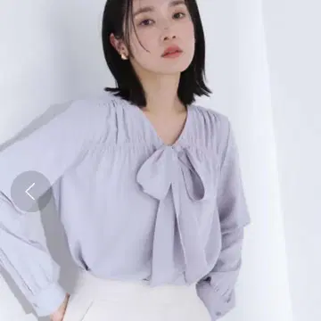 내추럴 뷰티 베이직 V넥 리본 타이 블라우스 M