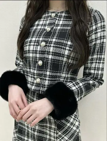 [ 미사용 새상품 ] 퍼 자켓 x 미니 스커트 체크 무늬 트위드 셋업