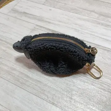 블랙 플리스 파우치 골드 지퍼