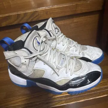 Jordan 스니커즈 화이트/블랙/블루