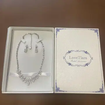 LoveTiara 목걸이와 귀찌 세트