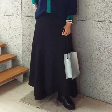 Demi-Luxe BEAMS 불규칙 헴 플레어 스커트 블랙