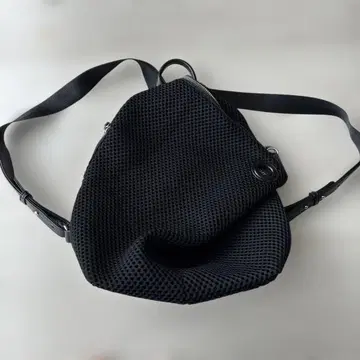 nouer 메쉬 백팩 블랙