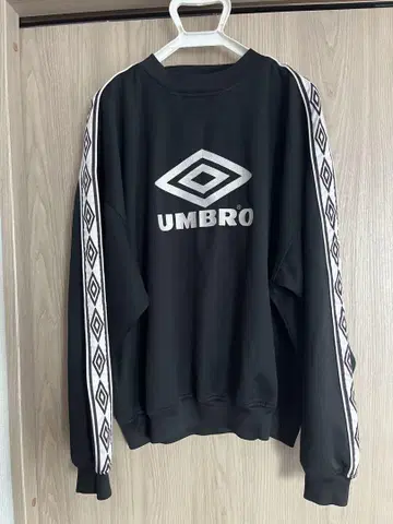 90-00s UMBRO 블랙 빈티지 맨투맨 트레이닝복
