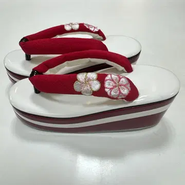 빨간색 꽃무늬 자수 통굽 조리 후리소데 프리 사이즈