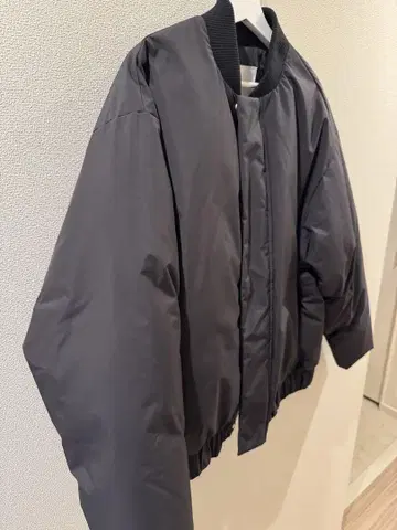 [Lui's] 화이트 구스 다운 블루종 블랙