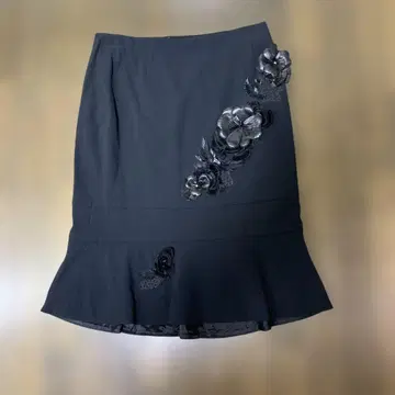 ESCADA 블랙 플라워 장식 타이트 스커트 36