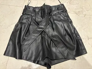 ZARA xs 가죽 팬츠