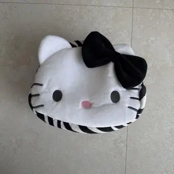 새상품 헬로키티 파우치 제브라