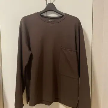 STILL BY HAND 브라운 긴팔 티셔츠