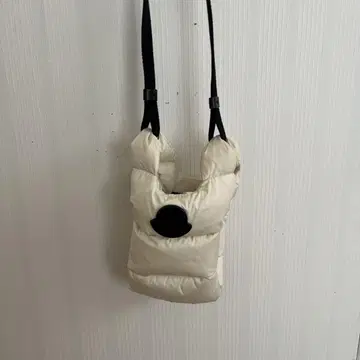 아이보리 숄더백