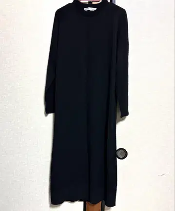 [ 미사용 새상품 ] ZARA 니트 원피스 블랙 M 사이즈