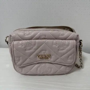 GUESS 퀼팅 숄더백 핑크