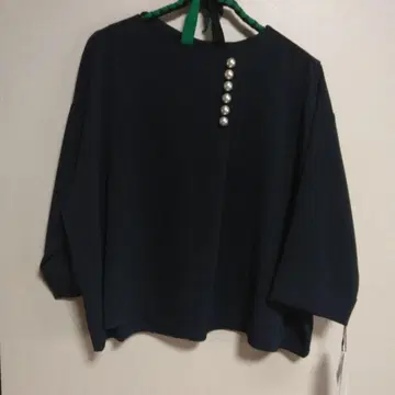 다크 블루 반팔 셔츠 펄 장식 새상품 Vin