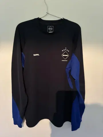 SOPH. 네이비 긴팔 T셔츠