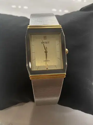 SEIKO SPIRIT 쿼츠 손목시계 골드 실버
