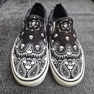 Vans 스컬 반다나 패턴 슬립온