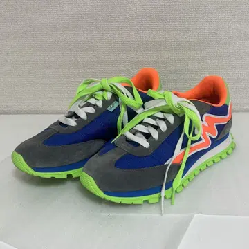 네이비/오렌지 스니커즈