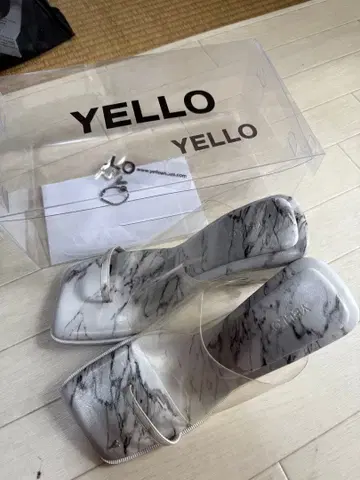 YELLO 마블 대리석 샌들