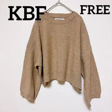 KBF 베이지 니트 스웨터 드롭 숄더 와이드 실루엣