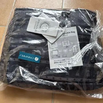 피코네 프린트 패턴 블랙 접이식 보스턴 백