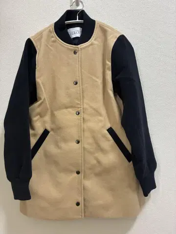 베이지와 블랙 자켓