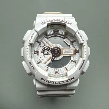 G-SHOCK 화이트 시계